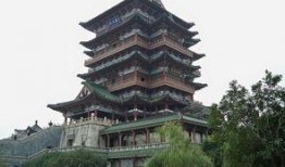 滕王阁吃瓜,古韵悠悠，吃瓜群众共赏盛景