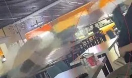 贵州大学食堂吃瓜,瓜果飘香，美食共享的校园时光