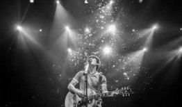 赵雷吃瓜照片,揭秘娱乐圈幕后故事