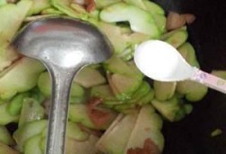 扶手瓜炒着吃,家常烹饪新体验