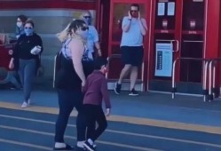 吃瓜国外华裔视频,揭秘国际热点背后的故事